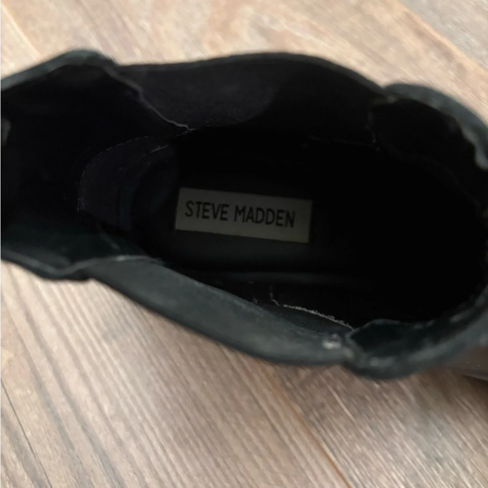 Steve Madden Black Leather Chelsea Ankle Boots